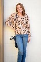  Animal Lashes Sweater