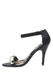  Policy Heel Pumps