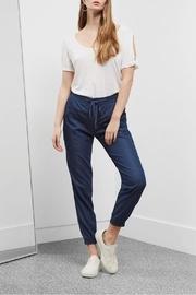  Lucy Linen Tee