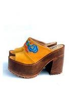  Fashion Flower Embroidered Clog
