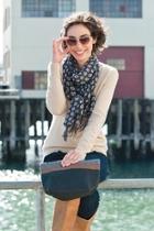  Uma Featherweight Scarf