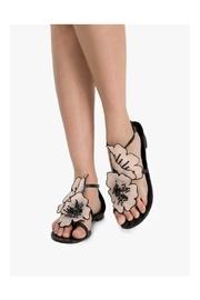  Flat Flower Sandal