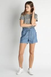  Elastic-waist Tencil Shorts
