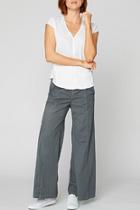  Kirsten Linen V-neck Top