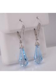 14k White Gold Diamond And Blue Topaz Briolette Dangle Drop Earrings Leverback Clasp