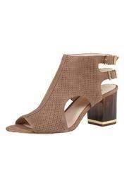  Vanita Sandal