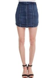  Round-hem Mini Skirt