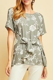  Floral Tied-waist Top