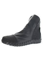  Tread Venture Sneaker