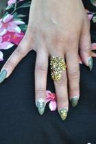  Decadent Vintage Ring