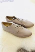  Tisha Leather Shoes