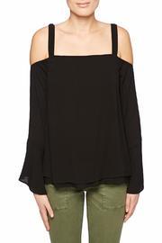  Bare Shoulder Top