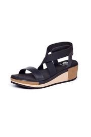  Color Blocked Sandal