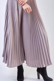  Pleated Wide Culottes