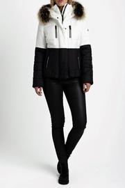  Hooded Quilted Jacket