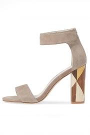  Statement Color-block Pump