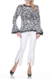  Wanita Lace Macrame Bell Sleeve Top