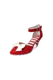  Kitten Red Pumps