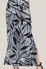  Leaf Printed Skirt