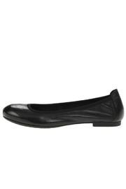  Julianne Flat