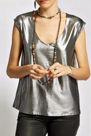  Garis Metallic Tee