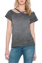  Cut-out Tee