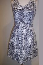  Cut-in Pleated Dress
