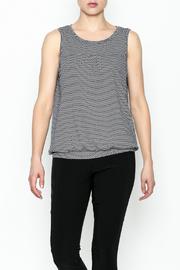  Sleeveless Banded Top