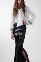  Feather Detail Top
