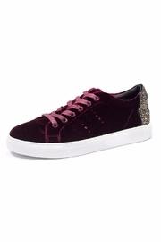  Winky Sneakers