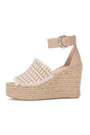  Tan Straw Wedge