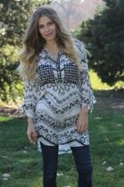  Floral Henley Tunic