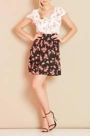  Contrast Floral Tea Dress
