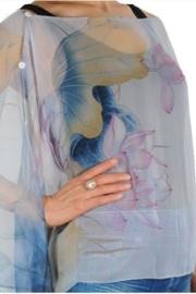  Silky Poncho-lotus