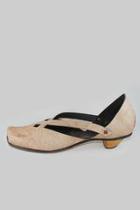  Glow Leather Shoe