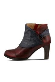  Lora Heel