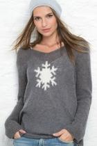  Snowflake V-neck Sweater