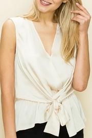  Front Waist-tie Top