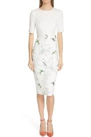  Kinnya Body-con Dress