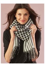  Houndstooth Woven Scarf