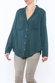  Loose Button-down Blouse