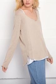  Lightweight Shirt-tail V-neck