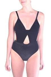  Velvet-keyhole One-piece Swimsuit
