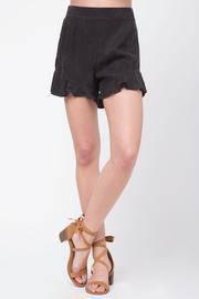  Ruffel Hem Short