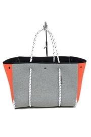  Haute Tote