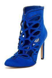  Chelsea & Zoe Heel