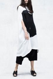  B & W Abstract Tunic