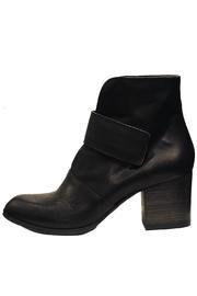  Deep V-front Heel