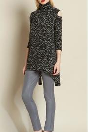  Open Shoulder Tunic Top