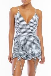  Gingham Scrunch Romper
